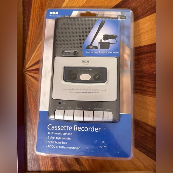 RCA RP3503 "Shoebox" Cassette Voice Recorder Personal Portable Player With Mic - Picture 1 of 2
